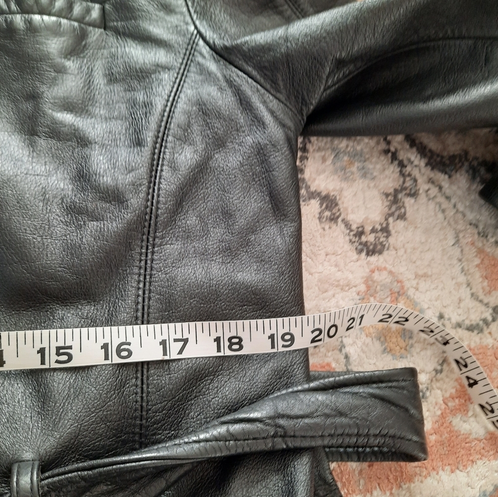 Vintage high neck belted black leather jacket - Picture 11 of 13
